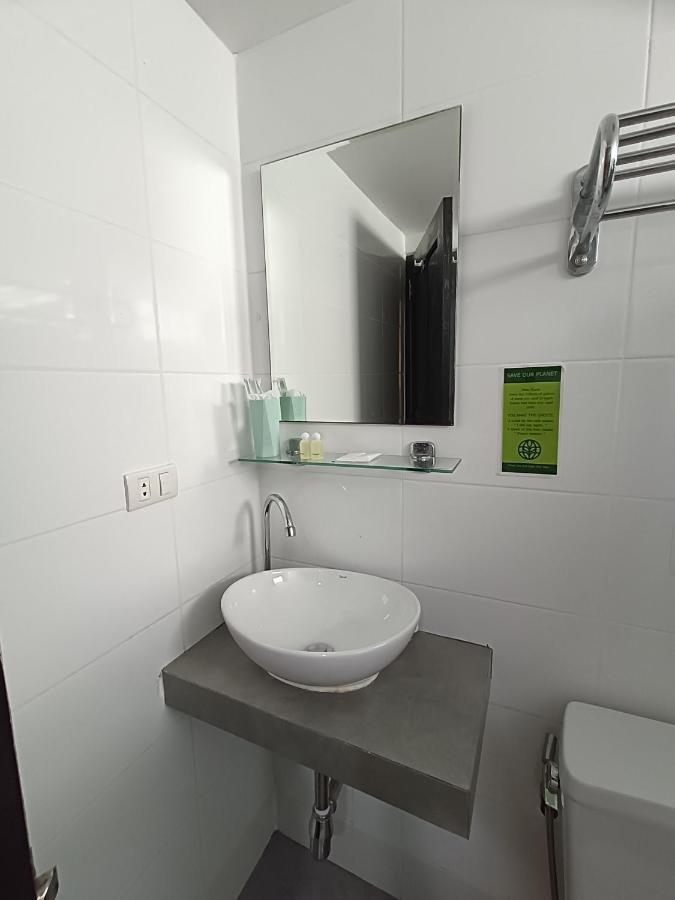 Hotel Noble House Patong Extérieur photo