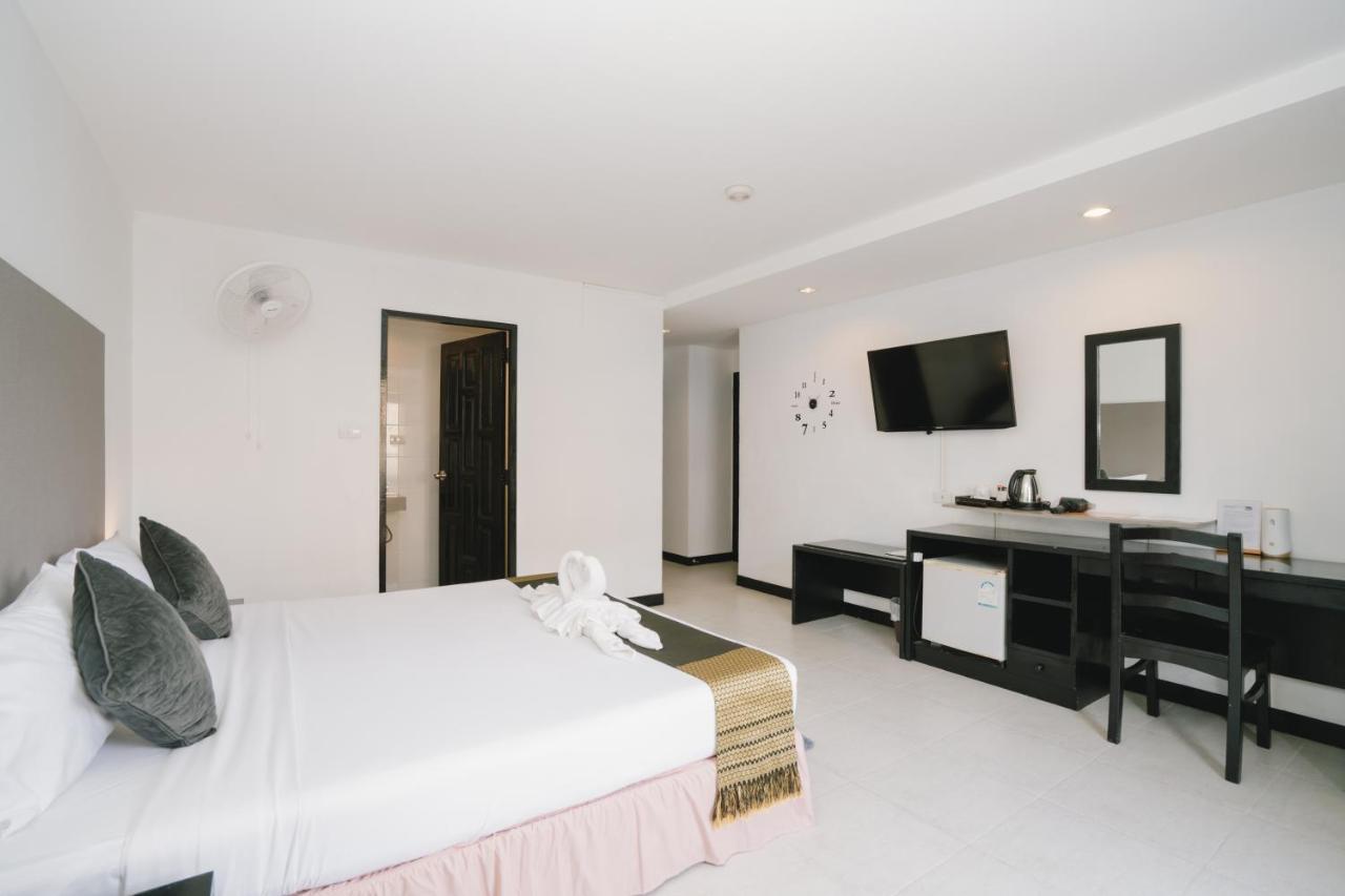 Hotel Noble House Patong Extérieur photo