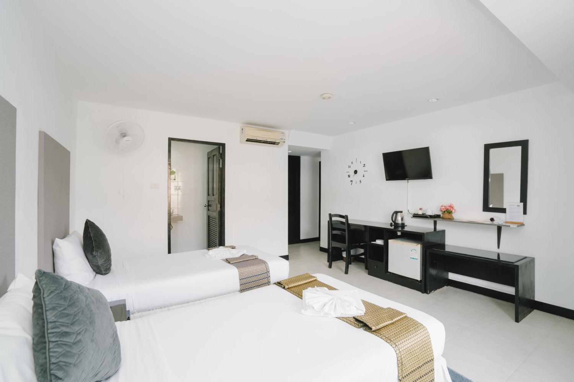 Hotel Noble House Patong Extérieur photo