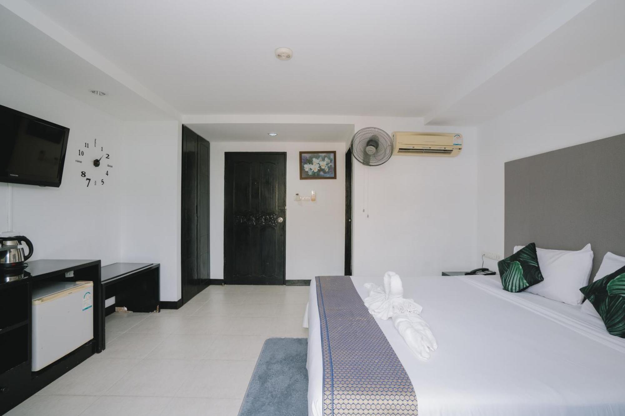 Hotel Noble House Patong Extérieur photo