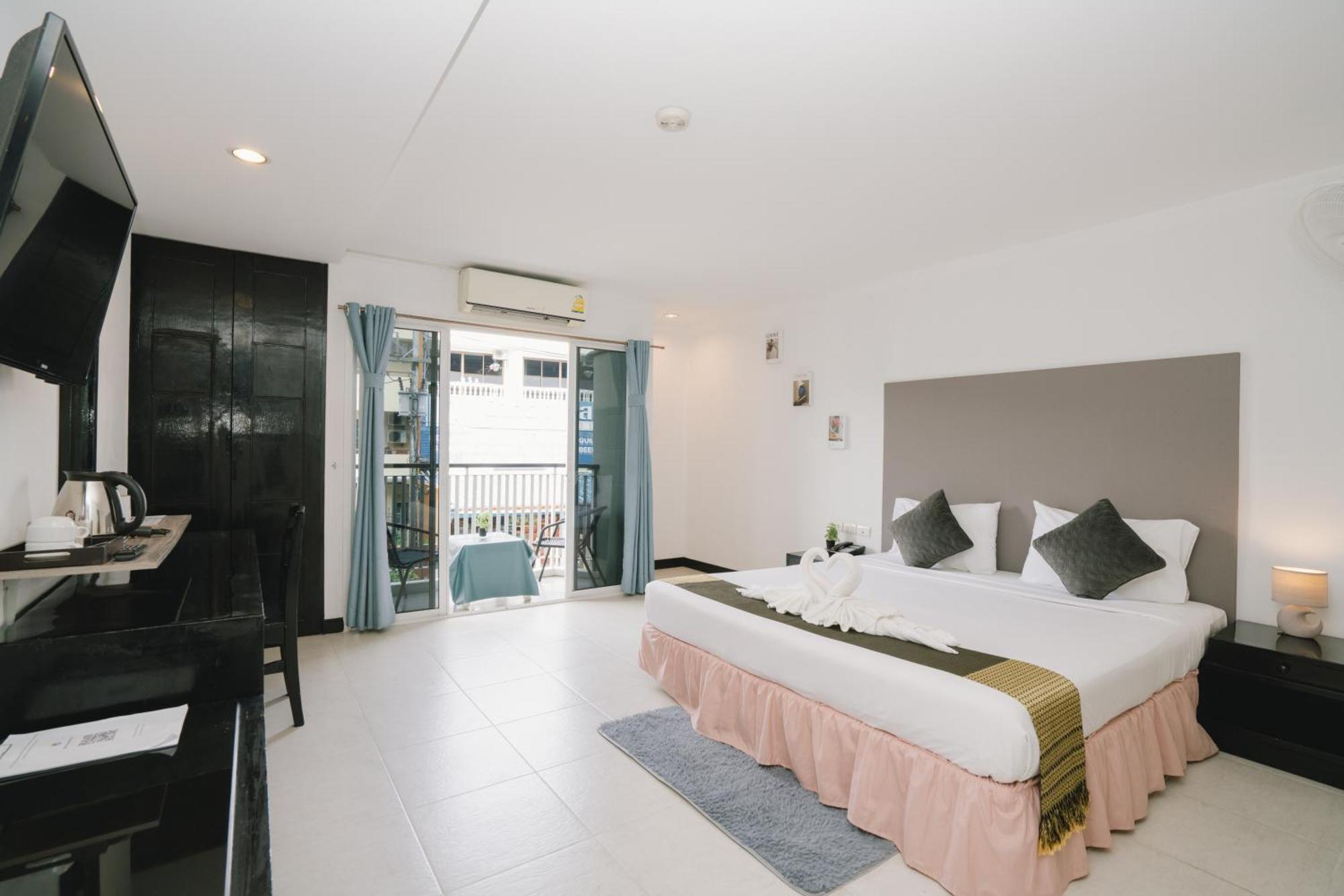 Hotel Noble House Patong Extérieur photo